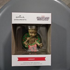 2024 Hallmark Marvel Guardians Galaxy GROOT w/Holiday Wreath Christmas Ornament
